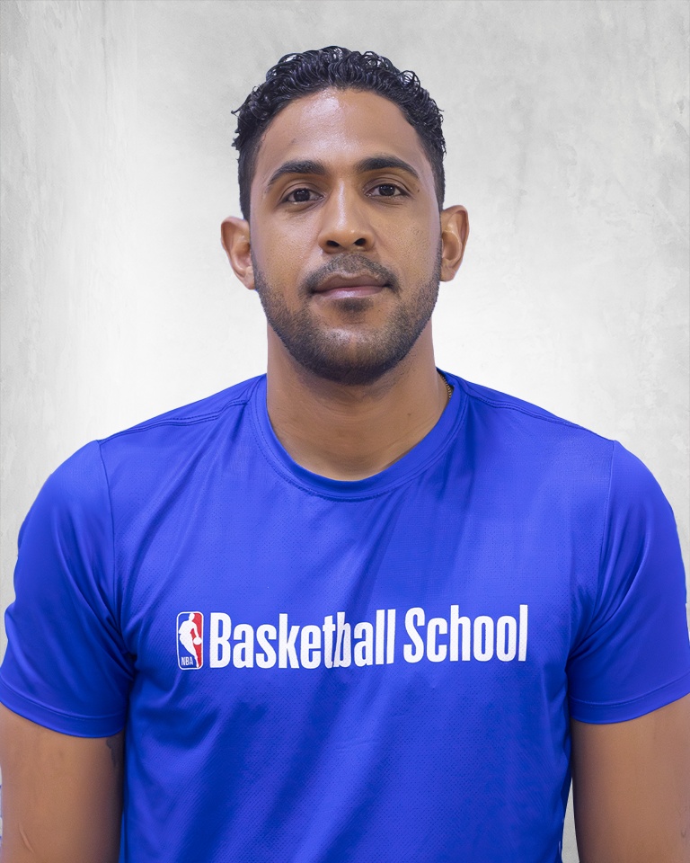 Ernesto Bustamante Coach NBA Basketball School